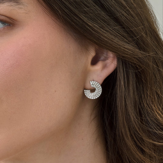 Brinco Arc | Brilhantes e Ouro Branco