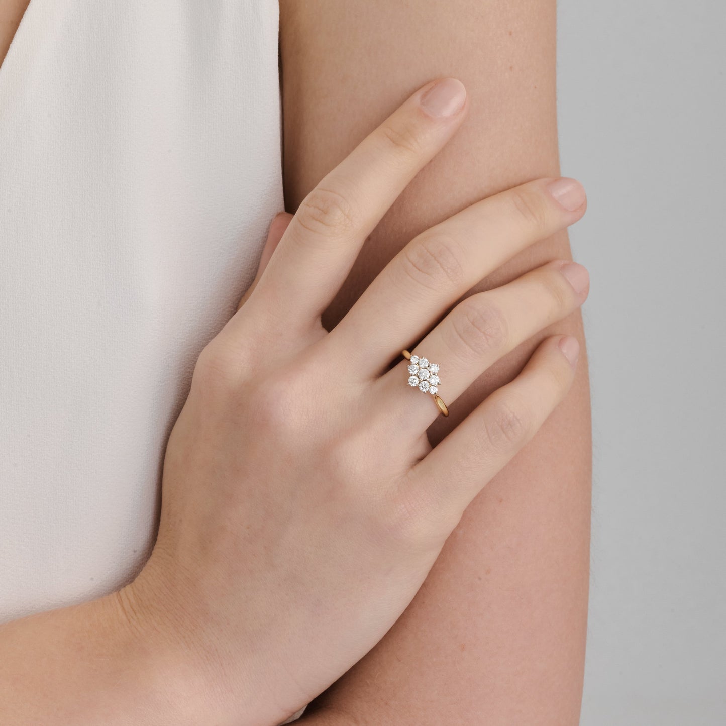 Anel Lumière | Ouro Amarelo e Diamantes