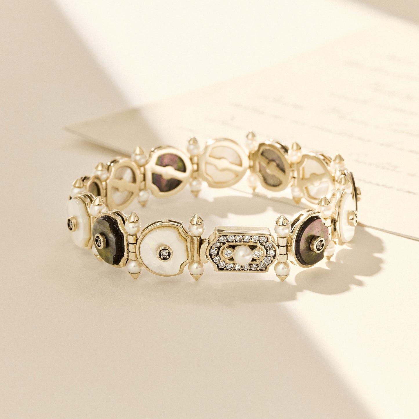Pulseira Perlato | Madrepérolas e Brilhantes