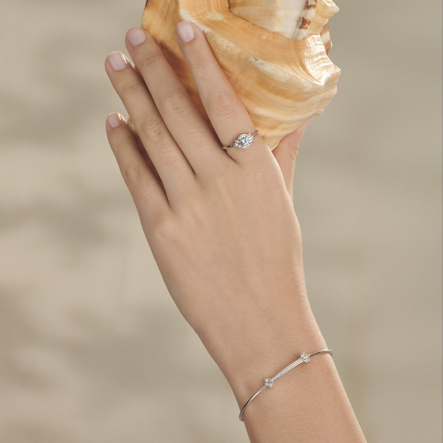 Pulseira Royal | Brilhantes e Ouro Branco