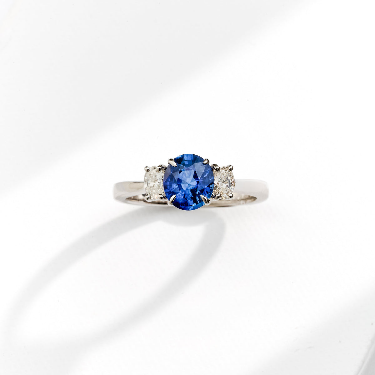 Anel de Safira 160 | Safira Azul e Diamantes