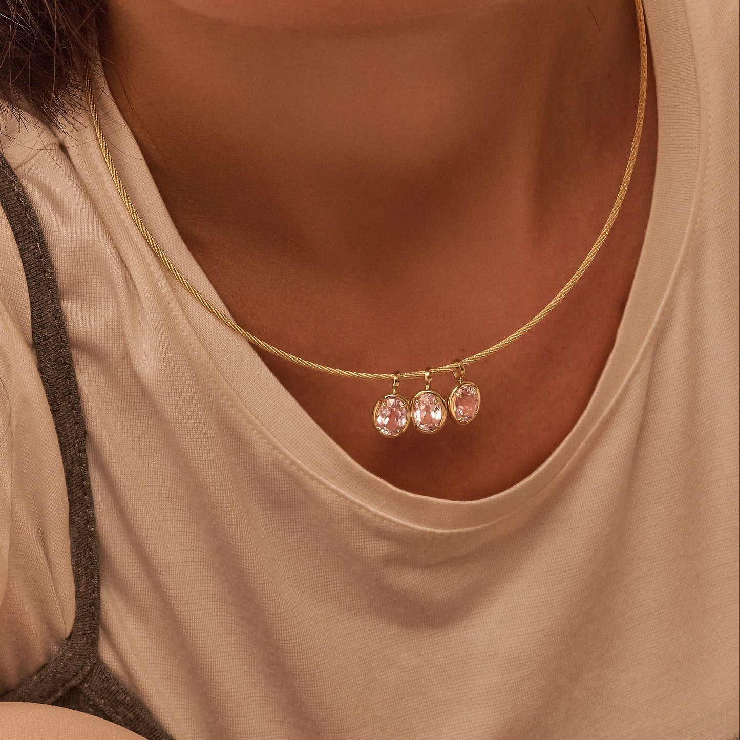 Pingente Solstice | Kunzita e Ouro Amarelo