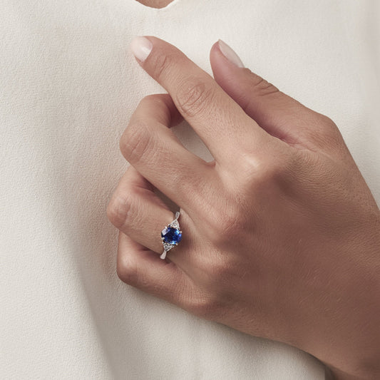 Anel de Safira 204 | Safira Azul e Diamantes