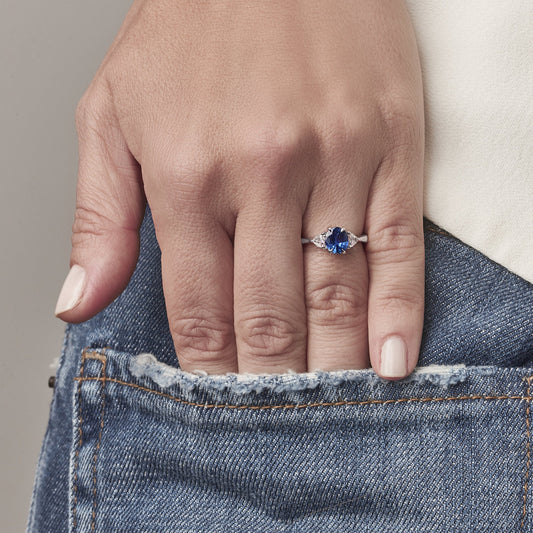 Anel de Safira 118 | Safira Azul e Diamantes