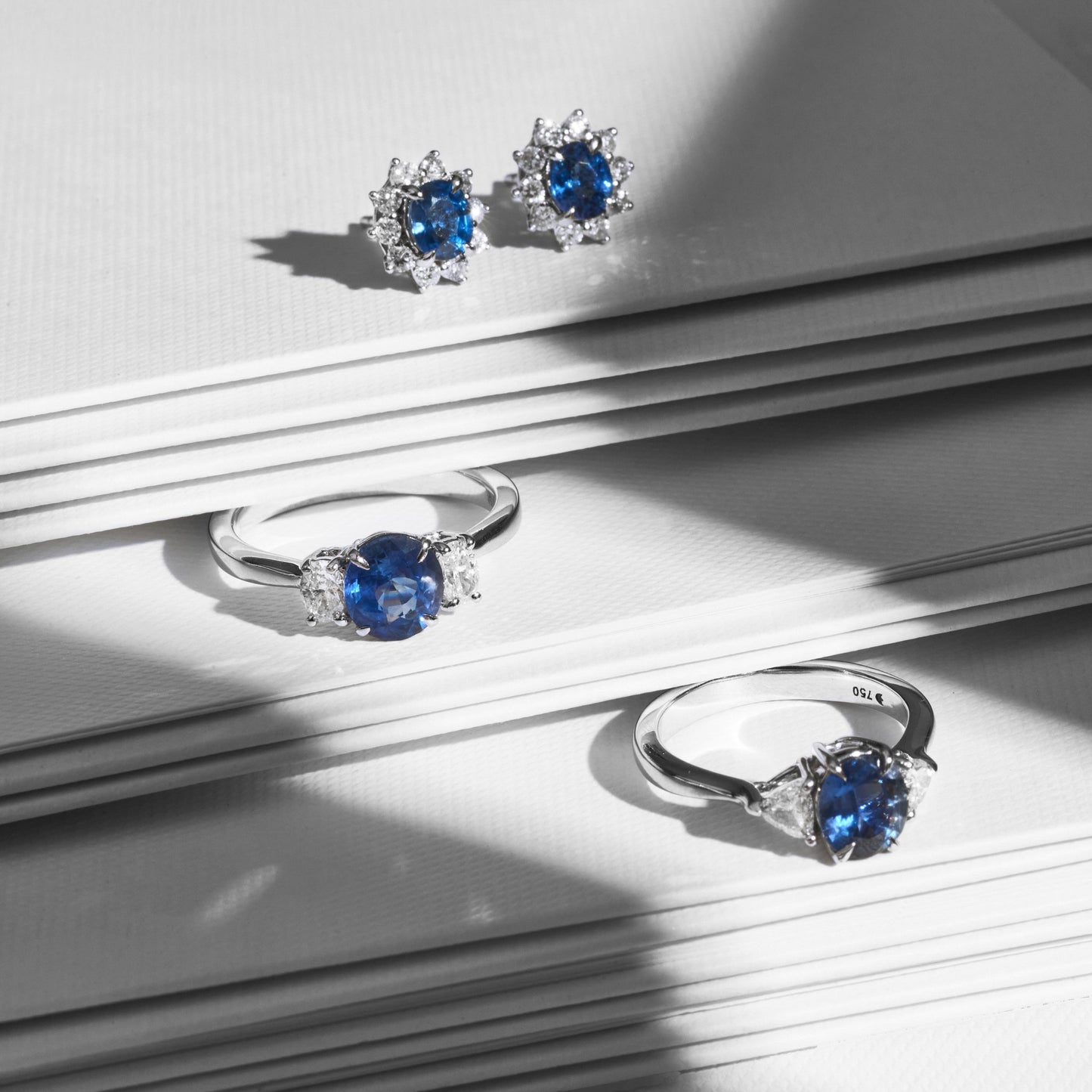 Anel de Safira 118 | Safira Azul e Diamantes