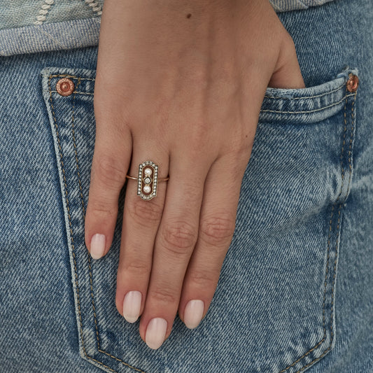 Anel Três Marias | Pérolas, Ródio Negro e Brilhantes