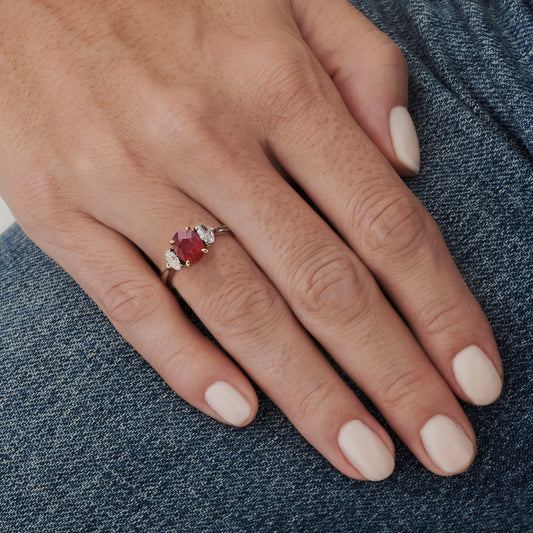 Anel de Rubi 140 | Rubi e Diamantes