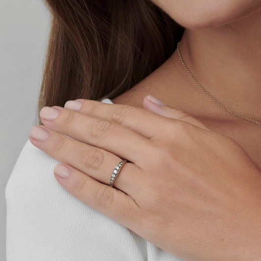 Anel Mu | Ródio Negro e Brilhantes