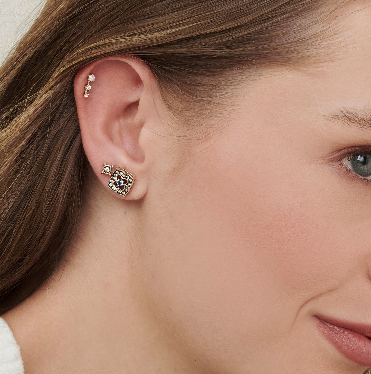 Mini Stud Cometa | Brilhantes e Ouro Champanhe