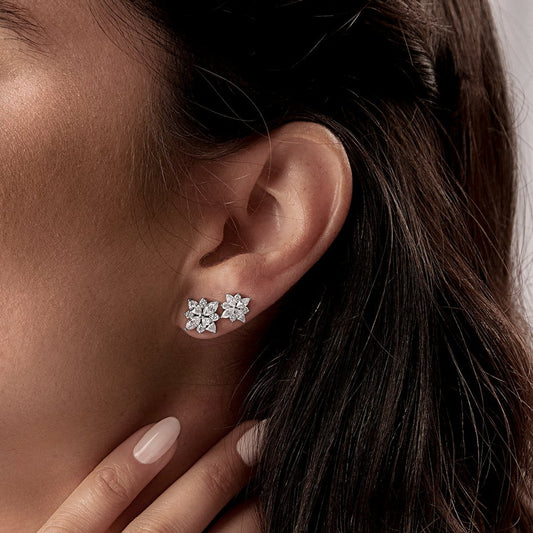 Brinco Flor P | Brilhantes e Ouro Branco