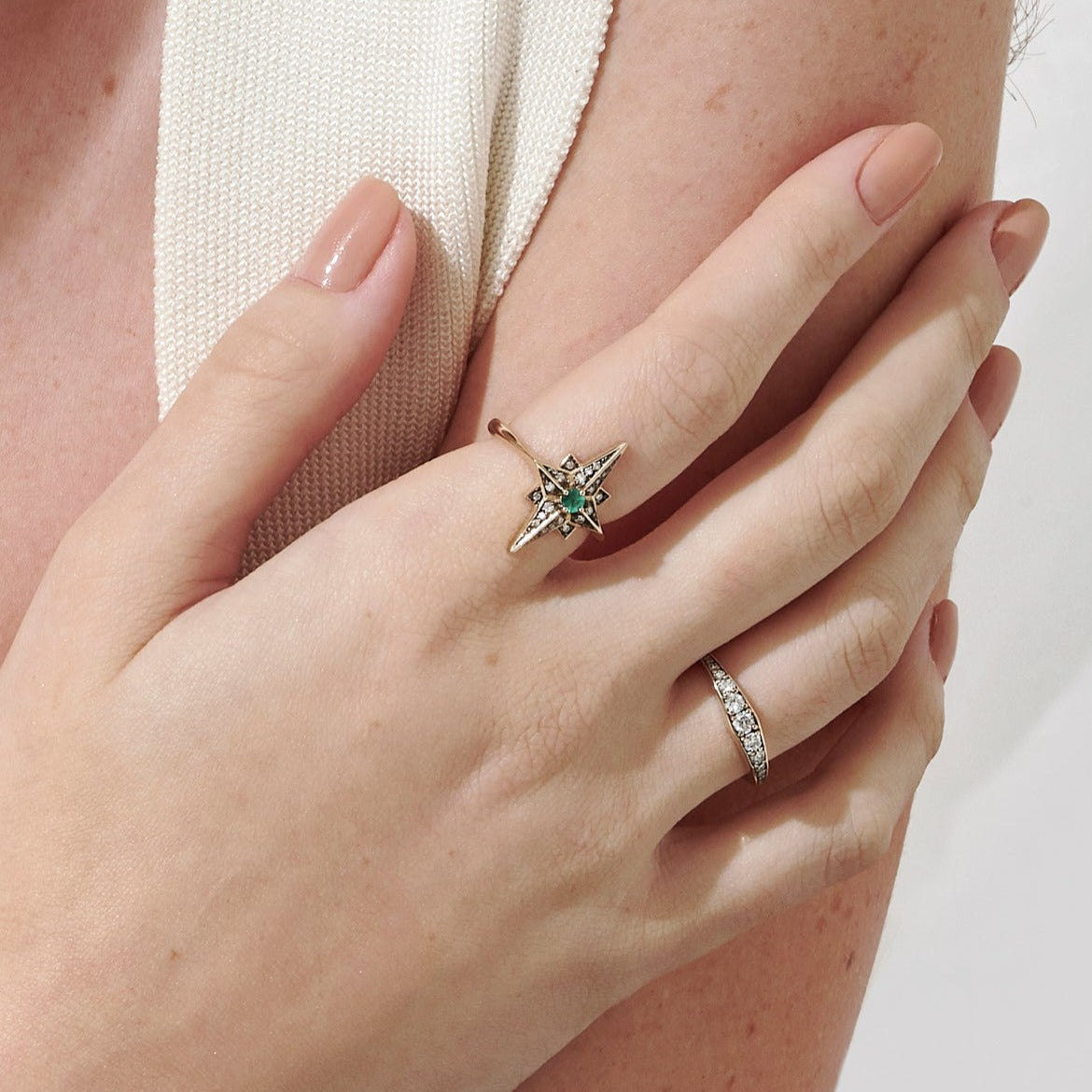 Anel Mu | Ródio Negro e Brilhantes