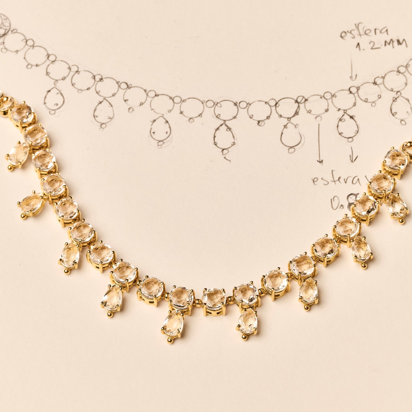 Colar Soleá | Quartzo Incolor, Ouro Amarelo e Brilhantes