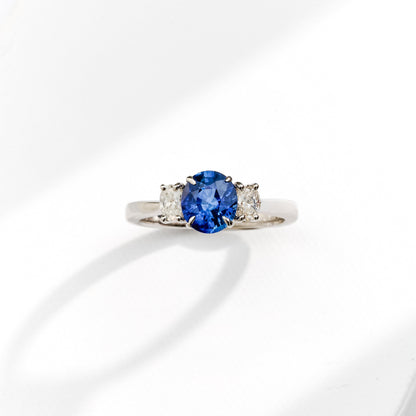 Anel de Safira 160 | Safira Azul e Diamantes