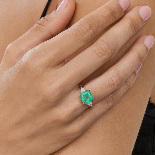 Anel Veille 328 | Esmeralda e Ouro Branco