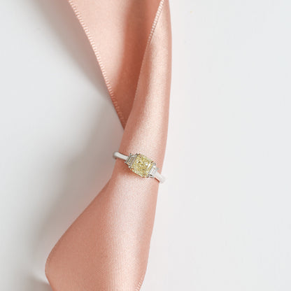 Anel Soleil | Diamante Fancy Yellow e Brilhantes