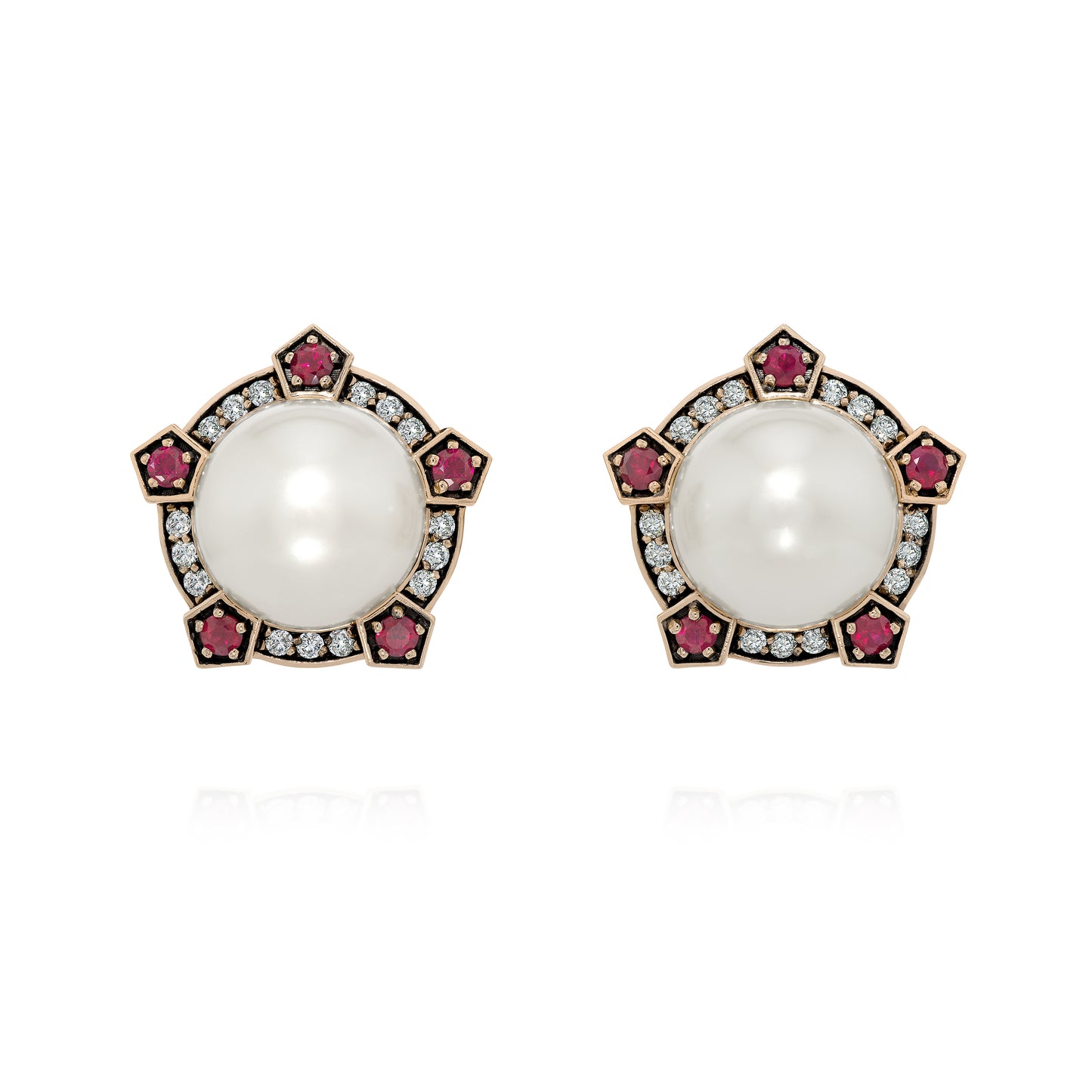 Brinco Lilac | Pérola, Rubi, Brilhantes e Ródio Negro